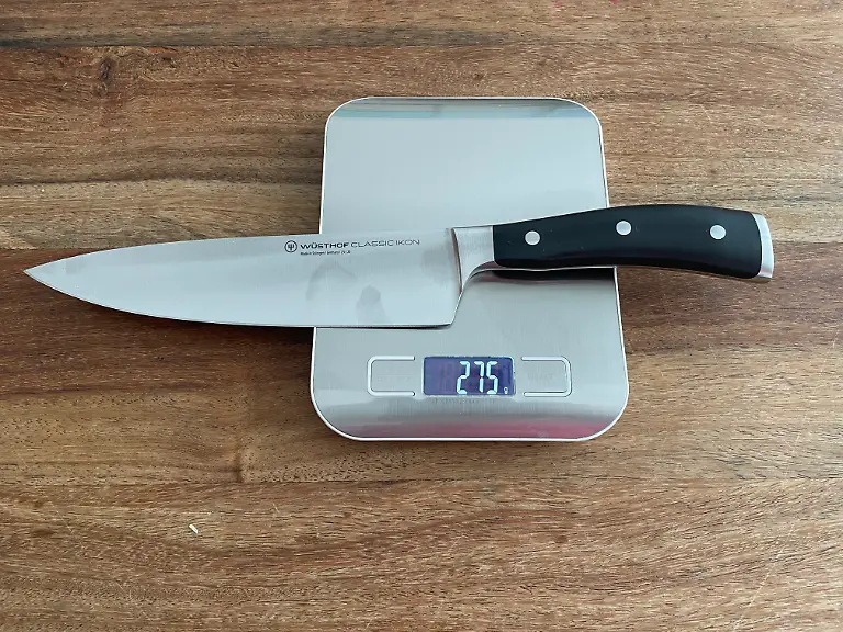 Kochmesser Wüsthoff im Gewichtstest schwer mit 275 g